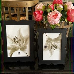 Umbra Scalloped Black Wooden Photo Frame Set of (2) - 5 X 7 and 4 X 6 New